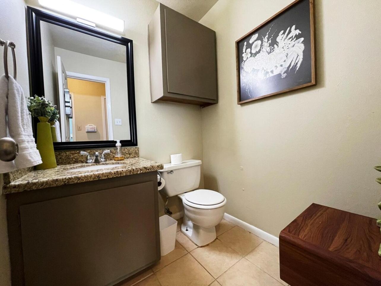 Cool & Comfy Condo! Family Friendly! College Station Exterior photo